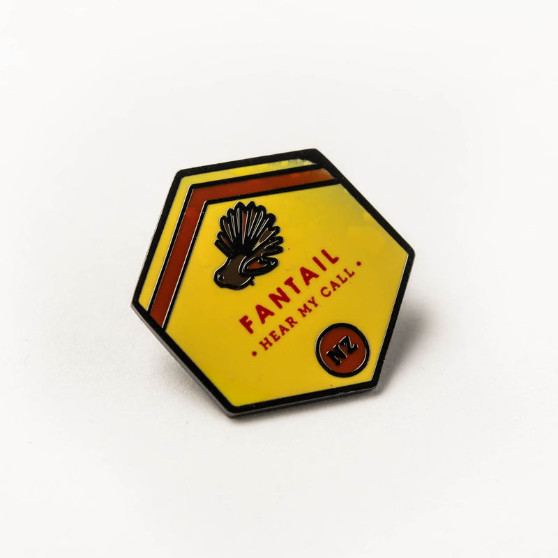 Enamel pin - fantail