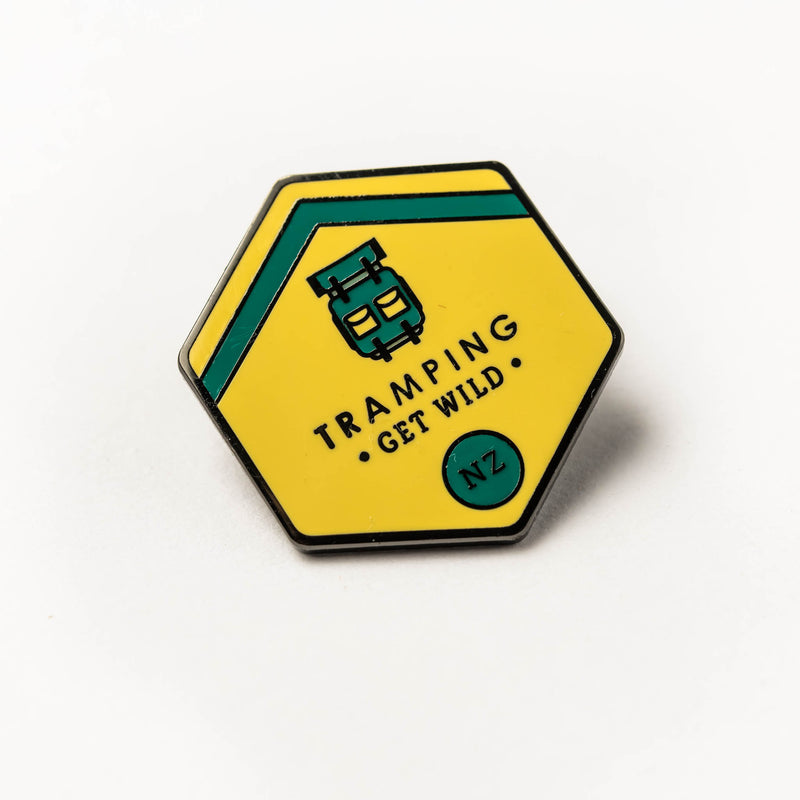Enamel pin - tramping