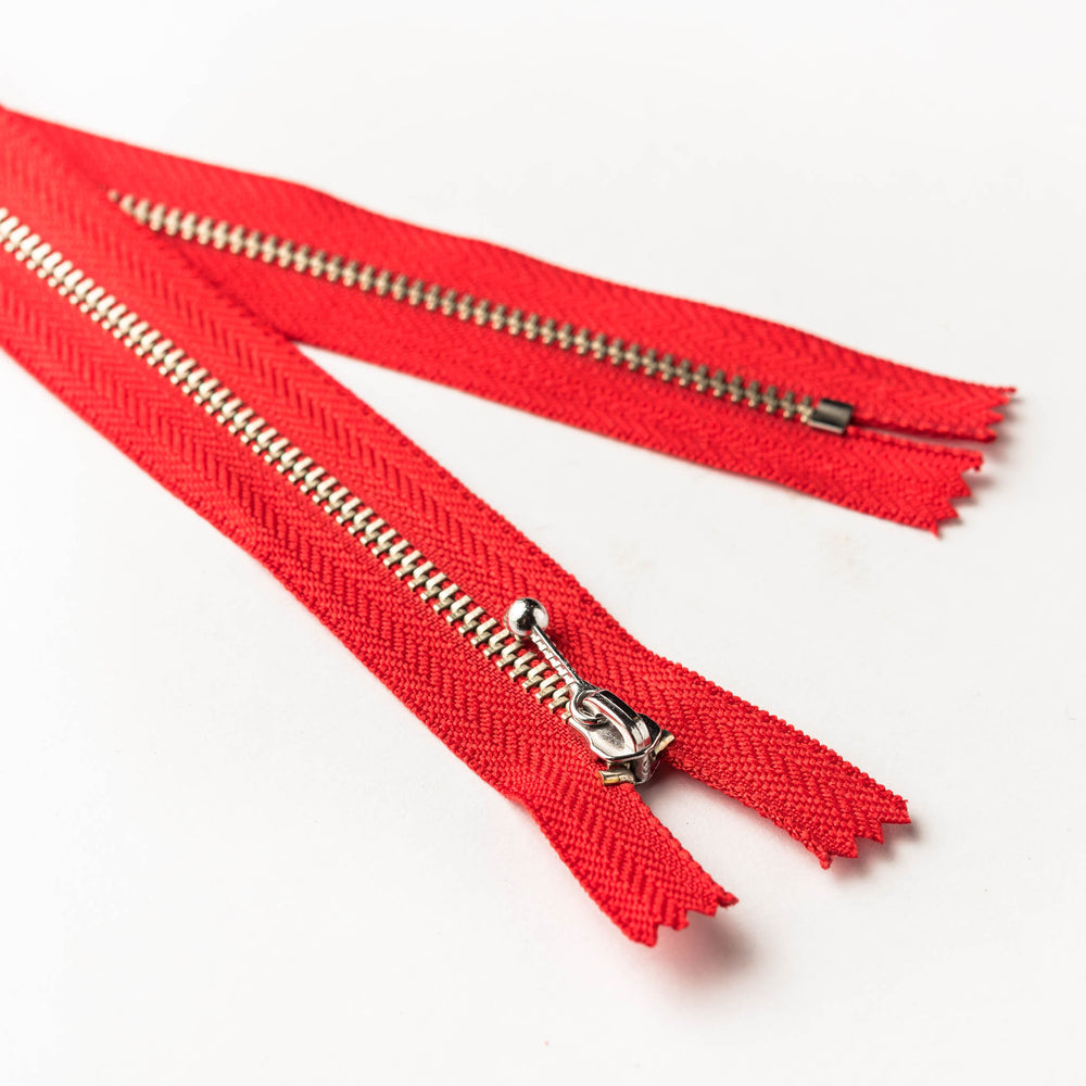 Zip - ball toggle - red